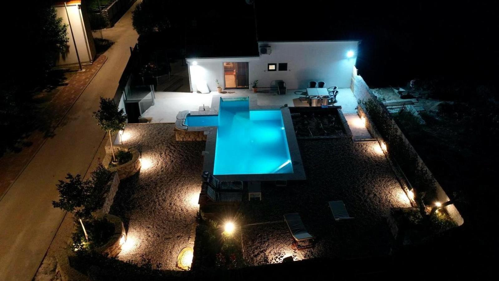 Vacation House Lavanda New! Heated Pool Zadvarje Экстерьер фото